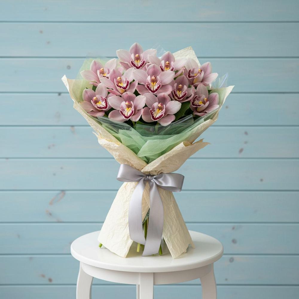 Букет цветов из: Орхидеи и Розы в Нестерово