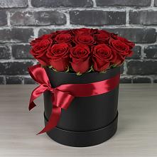 Цветочная композиция из Розы в шляпной коробке в Нестерово