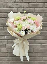 Букет цветов из:  Гвоздики, Розы, Лизиантусы и Хризантемы #REPLACE_PRED# Нестерово